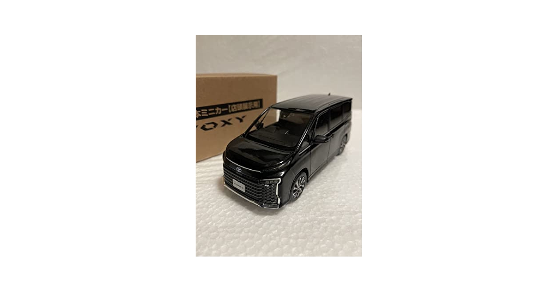 1/30 トヨタ 新型ヴォクシー S-Z 2022年モデル カラーサンプル