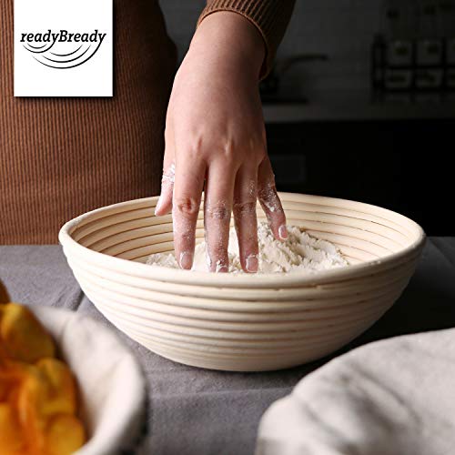 Foto von readyBready Gärkörbchen (rund, 22cm & 25cm) - hochwertiges Gärkorb Set zum Brotbacken inkl. Leinentücher, Teigschaber, Brotbeutel & Rezepte