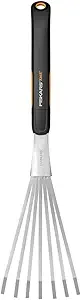 Fiskars Xact Hand Rake, Heavy Duty Gardening Hand Tool with Ergonomic Handle and Hanging Hole for Storage, Stainless Steel Head and Tines, Perfect for Maintaining a Raised Garden Bed