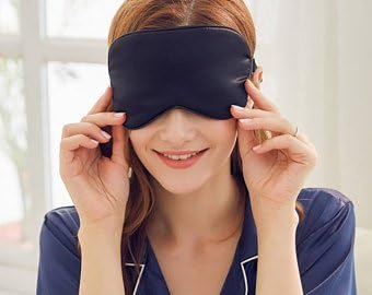 YUNS 100% Mulberry Silk Sleep Mask with Adjustable Strap, Eye Mask for Sleeping, Super-Soft & Super-Smooth Eye Mask.(Black x 1).