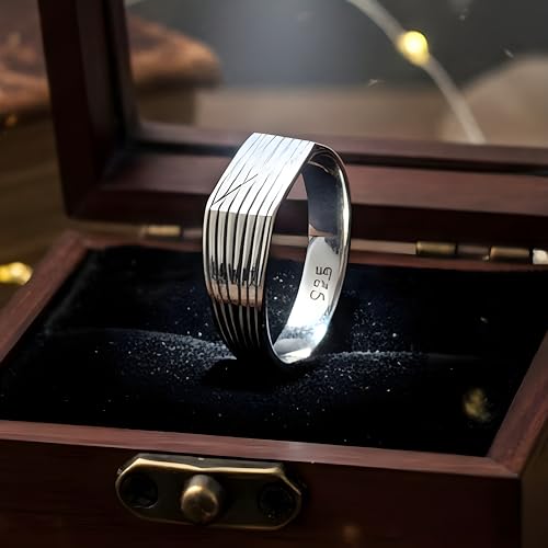 Image of Premium Silver Statement Ring | Modern Geometric Engraved Design