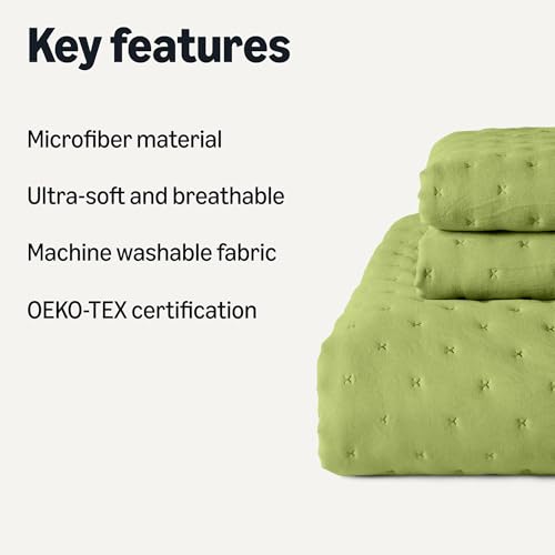 Image of Amazon Basics Brushed Microfiber Quilt Set, Extra Soft with Natural Texture, 3-Piece, Queen /Full, Green