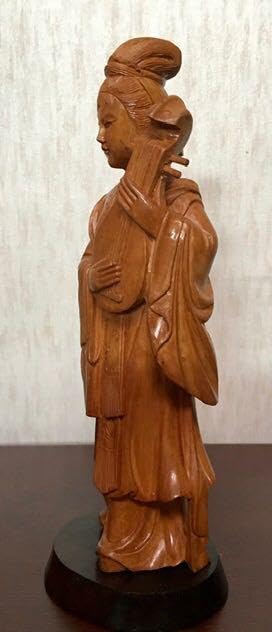 Amazon.co.jp: 中国美術工芸品 琵琶を奏でる女性像 天然木手彫り彫刻