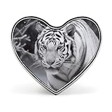 Pin de solapa con diseño de tigre blanco en la nieve, animal del Mar Rojo. Broches en forma de corazón para hombre y mujer, accesorios de traje, pines de solapa esmaltados ligeros de 2,5 cm, botones p