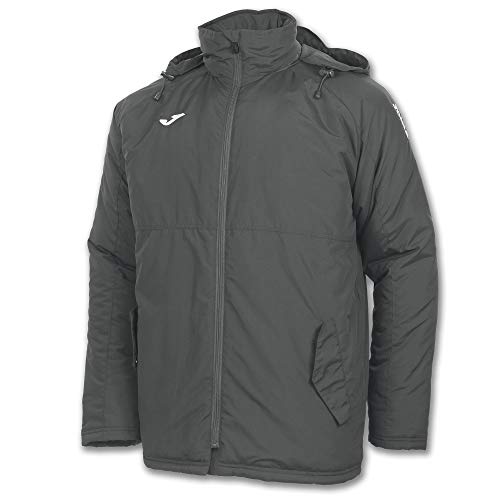 Anorak Joma Everest negro para evitar pasar frío al entrenar