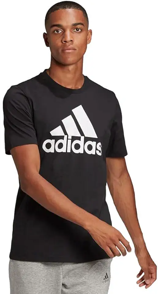 adidas تيشيرت اسينشالز مطبوع عليه لوجو كبير للرجال من اديداس