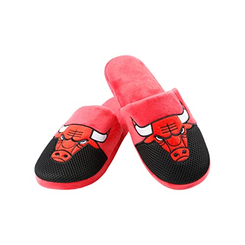 FOCO Chicago Bulls NBA Mens Team Logo Staycation Slippers - S