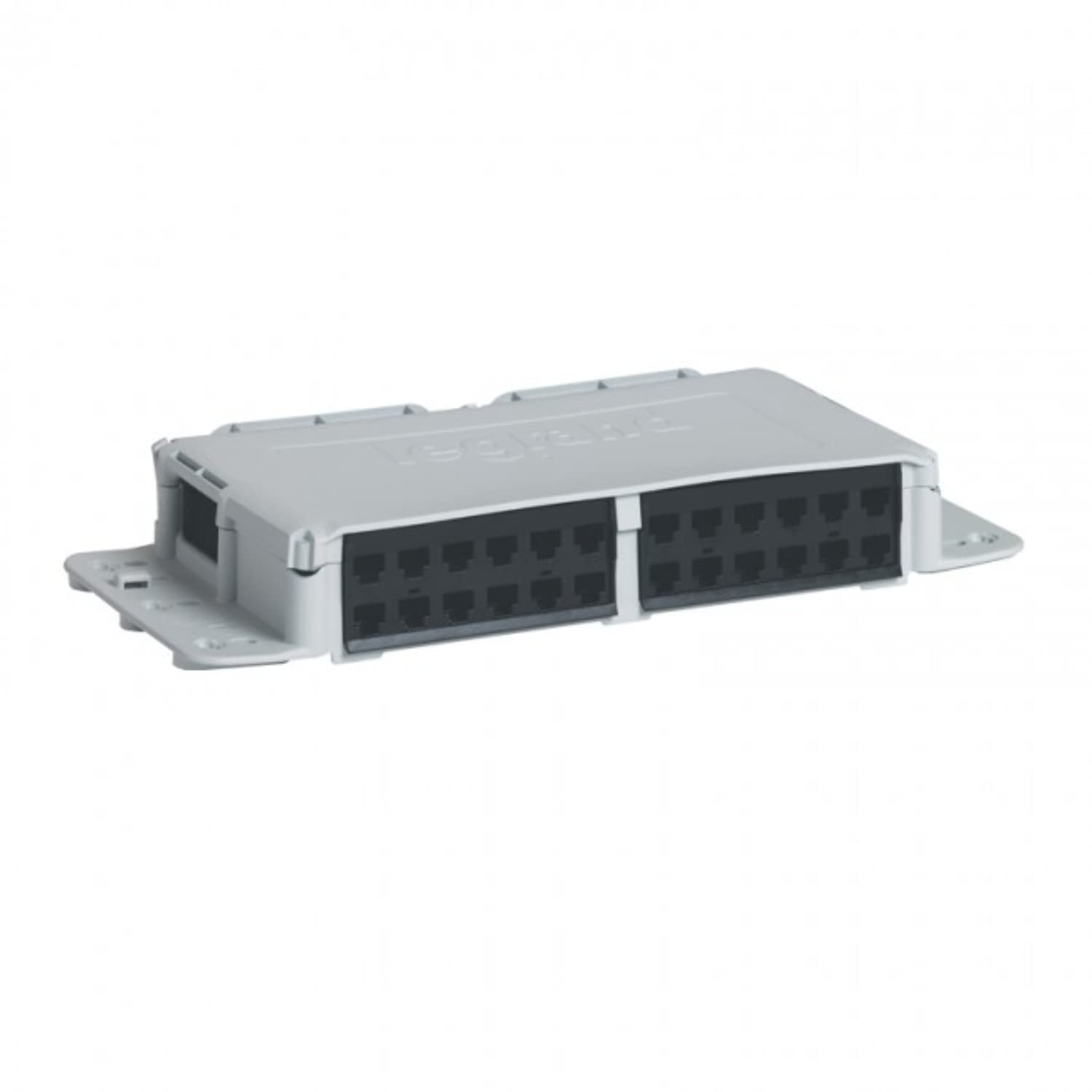 Boîte de distribution 24Rj45 Legrand 033797 pour intégration en rack informatique