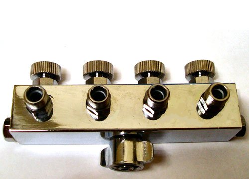 Distributore d'aria per 4 tubi 1/8 Airbrush Fengda BD-13-4