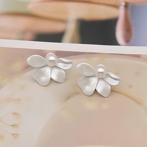 Simple Cute Petal Flower Stud Earrings for Women,Hypoallergenic Lightweight Artificial Pearl Earrings Jewelry Gifts4