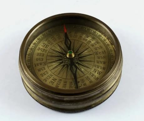 Brújula de latón vintage con estuche de cuero miniatura 4