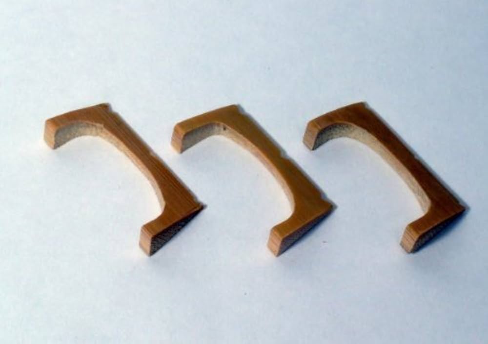 沖縄三線、高級素材(牙) バチとウマのセット 三線 三味線 沖縄 初心者安心10点セット 本体 ソフトケース 天