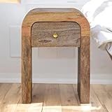 【Design Compact et Élégant】 Cette table de chevet en bois massif offre un design compact avec des bords courbés et un tiroir pratique. Idéale pour les espaces réduits, elle s’intègre parfaitement dans les chambres modernes ou traditionnelles tout en apportant une touche élégante et fonctionnelle.