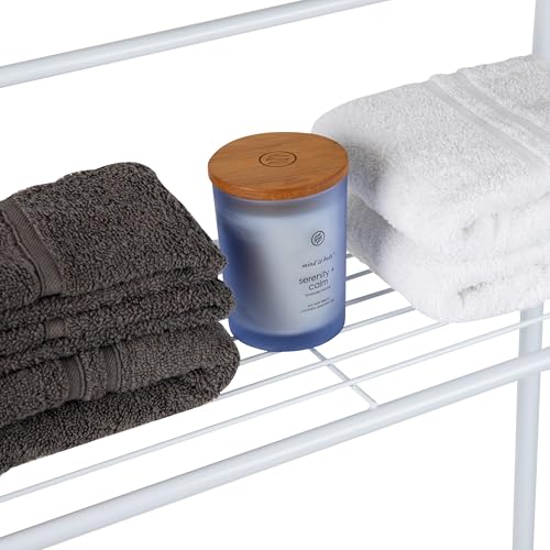 Étagères de salle de bain pour optimiser les petits espaces