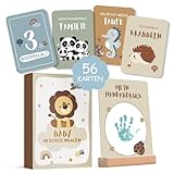 𝐃𝐞𝐤𝐨𝐫𝐚𝐭𝐢𝐯𝐞𝐫 𝐄𝐢𝐜𝐡𝐞𝐧𝐡𝐨𝐥𝐳-𝐊𝐚𝐫𝐭𝐞𝐧𝐬𝐭𝐚̈𝐧𝐝𝐞𝐫: Unsere Geschenke für Babypartys umfassen einen stilvollen BucheHolz-Kartenständer mit den Maßen 10*3*2cm, der perfekt in Ihrem Schlafzimmer oder Wohnzimmer platziert werden kann, um die persönlichen Meilensteinkarten Ihres Babys zu präsentieren.