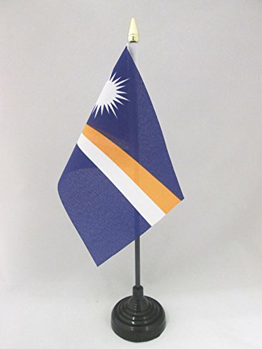AZ FLAG - Marshall Islands Table Flag 4'' x 6'' - Marshallese Mini Desk Flag 100% Polyester 15 x 10 cm - Office Flag with 10'' Pole - Golden Spear