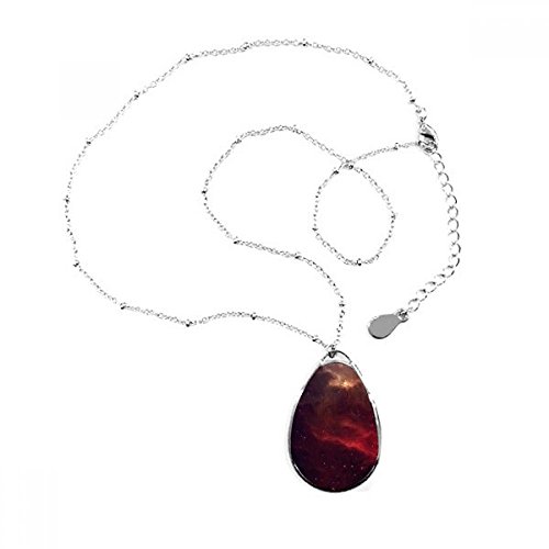 Pendentif lion nébuleuse rouge accessoire idéal pour sublimer vos tenues de soirée chic