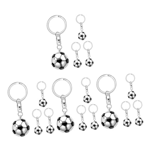 Fête de soccer réussie grâce au lot de 16 pendentifs football pour invités