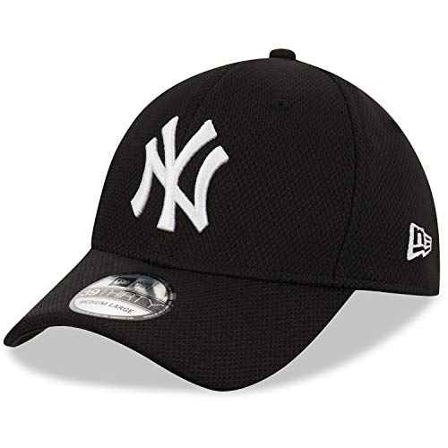New Era Diamond Era 3930 New York Yankees Cap, Black/White, S-M