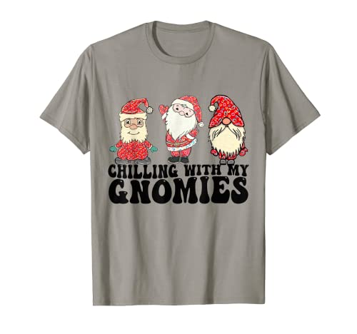 Chilling With My Gnomies Árbol de Navidad Santa Gnomos Cuadros Camiseta