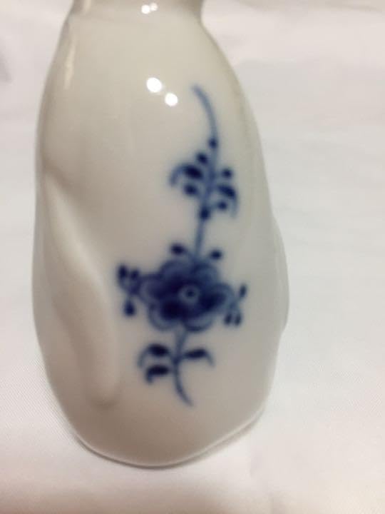 ロイヤルコペンハーゲン ブルーフルテッド柄 ペンギン フィギュリン　デンマーク製 ロイヤルコペンハーゲン ブルーフルテッド柄 ペンギン フィギュ