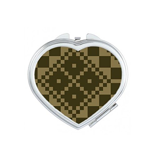 Miroir de poche cœur scandinave beige pour vos retouches maquillage au quotidien