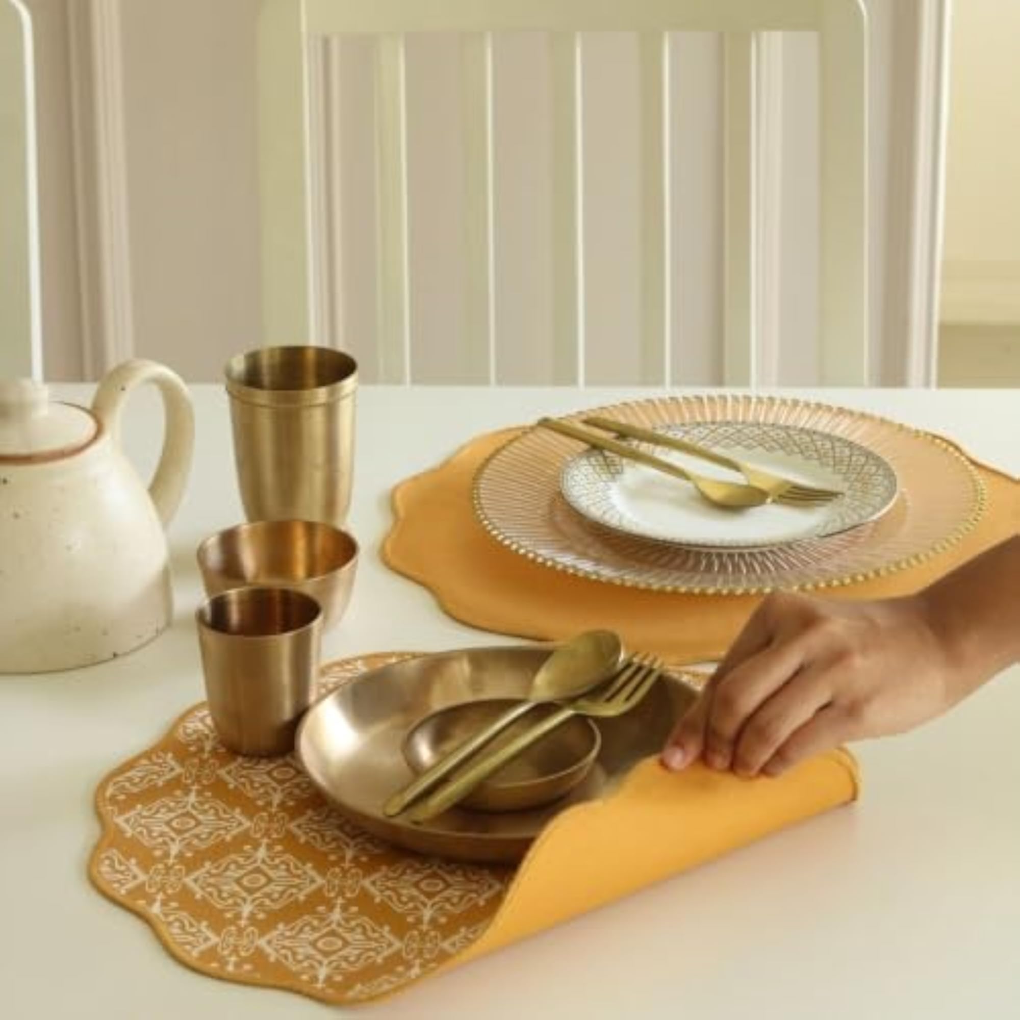Reversible Cotton Placemats, Round Scalloped Table Mats