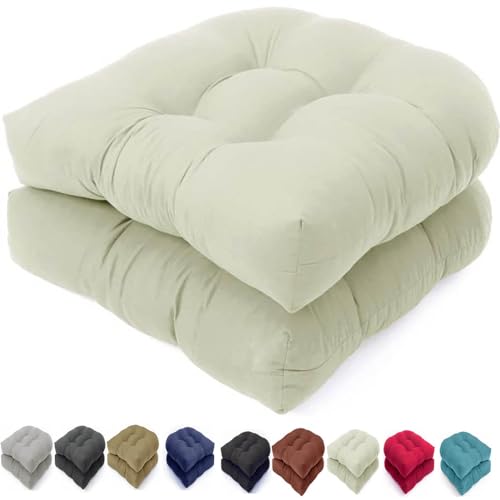 Mecedora cómoda gracias a cojines lavables de 48 x 48 cm que renuevan sillones de jardín viejos
