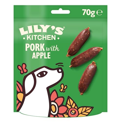 Lily's Kitchen Preparata con ingredienti naturali per cani adulti Confezione di croccantini per cani adulti con salsicce di maiale e mela Ricette prive di cereali 8 x 70g