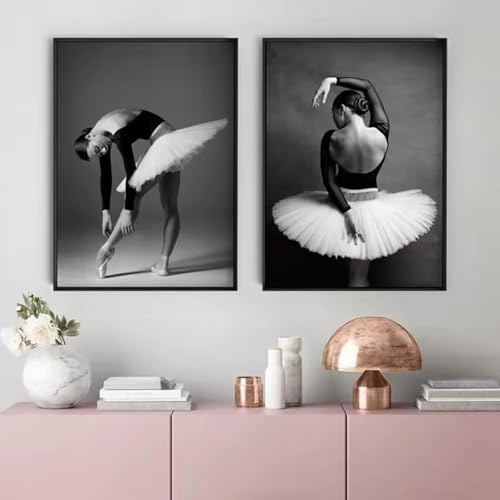 Peinture sur toile ballerine noir et blanc pour habiller un mur vide de salon