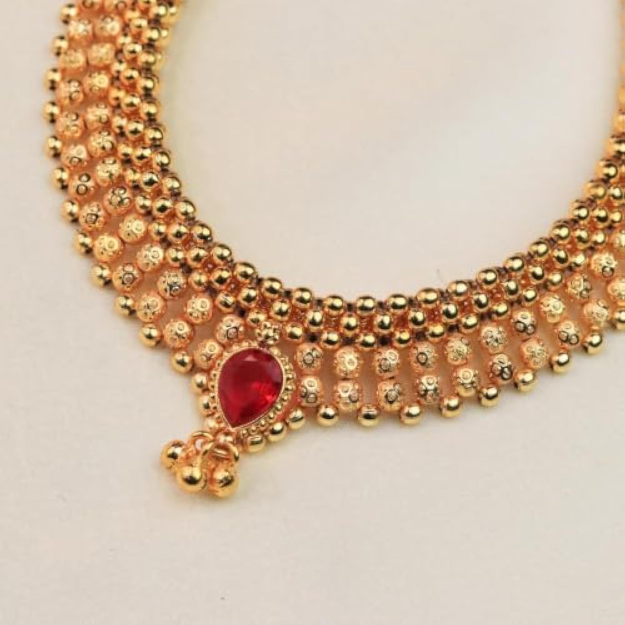 Women's Heritage Pendant Necklace & Earrings Set