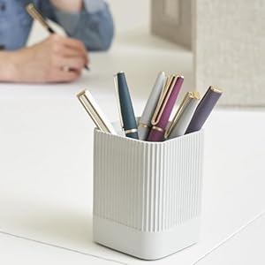 KIBAGA Aesthetic Pen Holder for Desk – Modern Concrete Pencil Holder – Cute and Functional Desk Organizer for Office Supplies – Stylish Office Decor Pen Cup