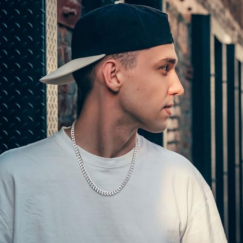 Curb Chain Necklace Gifts for Boys - Men's Cool Hip Hop 8mm Stainless Steel Cuban Link Chain Necklace for Men, Mens Jewelry Gifts for Boys Boyfriend Son Dad Graduation Father's Day,22 Inches3