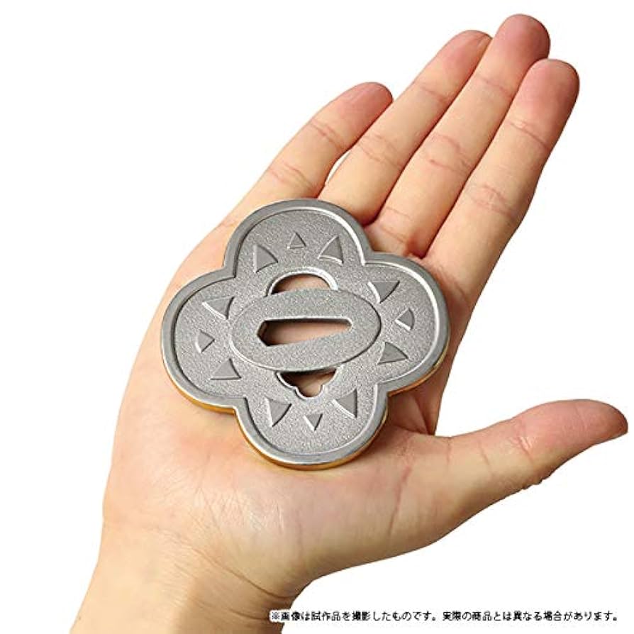Amazon.co.jp: 鬼滅の刃 日輪刀の鐔 我妻善逸 : ホーム＆キッチン