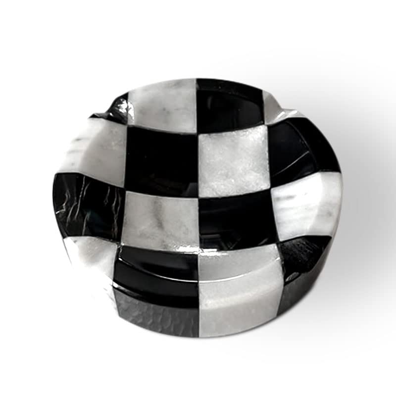 Cendrier en marbre à scacchi blanc et noir Ø 8 cm pour salon chic