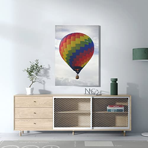 Montgolfière multicolore dans le ciel affiche poster pour bureau élégant