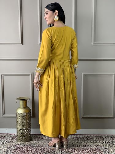 Image of Women's Viscose Chanderi Solid 3 /4 Sleeve V-Neck Embroidered Kurta, Pant and Dupatta-Red-JT-061