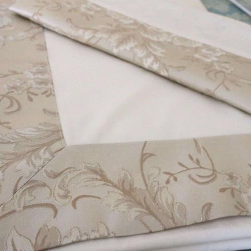 Lenzuolo sopra cm 240x300. Lenzuolo sotto con angoli cm 170x190x25. Federe cm 50x80