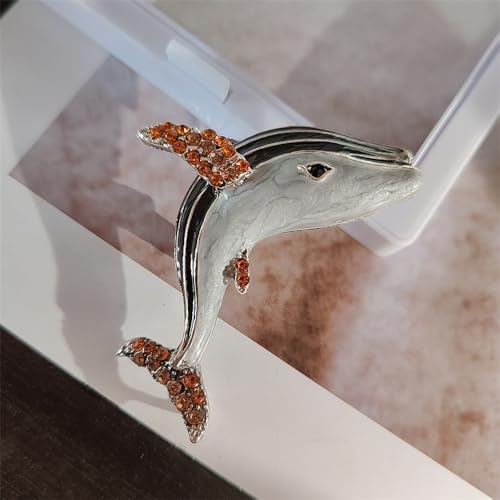 Image of women's animal brooch, rhinestone pearl cubic zirconia high-end temperament animal insect brooch clothing paired with jackets, pins, brooches suitable for women and girls