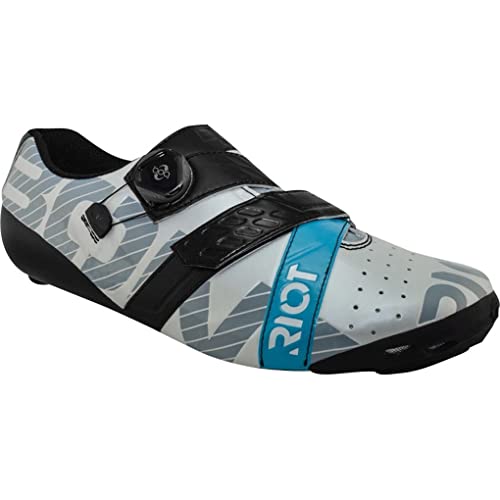 12 Best Cycling Shoes for Wide Feet (Updated 2023)