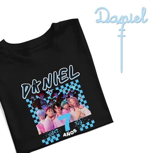 Evyre Camiseta Cumpleaños KPOP Personalizada Nombre y Edad con Topper Aniversario Pastel Regalo Fiesta Huntrix Sajaboys Niños Niñas Unisex Infantil Sudadera (Retro) | Ya disponible en tu tienda friki favorita! En mundofriki.es!