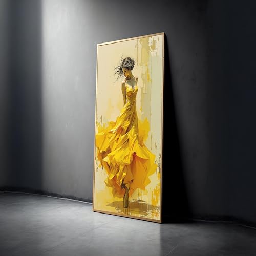 Toile femme en robe jaune pour embellir votre coin lecture ou un bureau scandinave