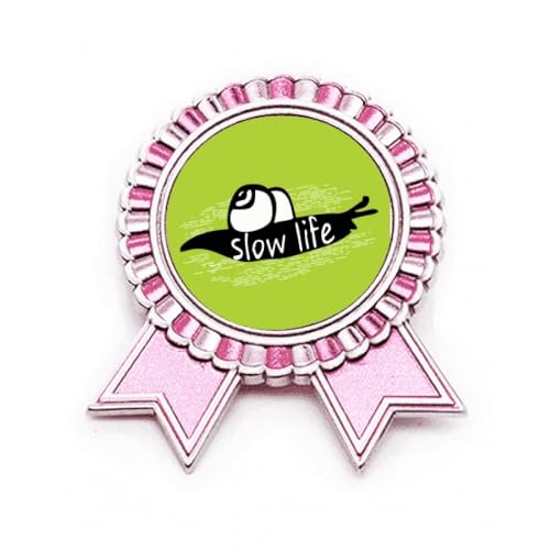 Broche escargot noir et rose naturel, le cadeau idéal en métal