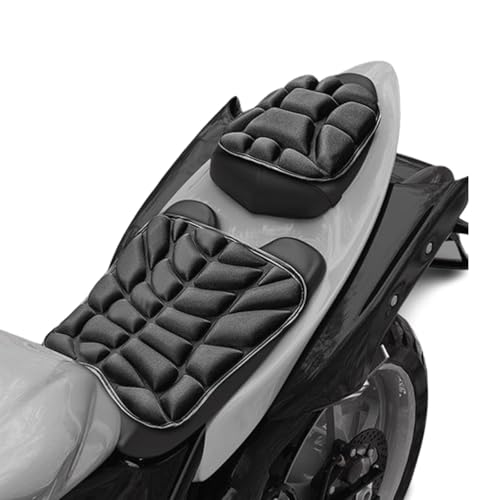 🏍️【Materiali perfetti】: Questa sella ammortizzante per moto è realizzata in materiale ad alta elasticità e resistente all'usura, con un'eccellente resistenza ai graffi e all'invecchiamento, garantendo durata anche dopo un uso prolungato. L'imbottitura in EVA di alta qualità, composta da spugna ad alta elasticità o speciali materiali in gel, mantiene la sua elasticità e forma anche con un uso frequente, assicurando un effetto di assorbimento degli urti duraturo e stabile.