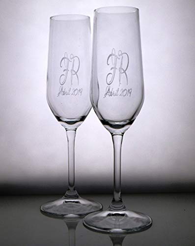 Arte-Deco Copas de Cava grabadas con Iniciales. Un Regalo Bonito y Elegante Que encantará a la Pareja a la Que Vaya dedicadas Las Copas. También pude añadir una Fecha. Regalo Original y práctico Cover