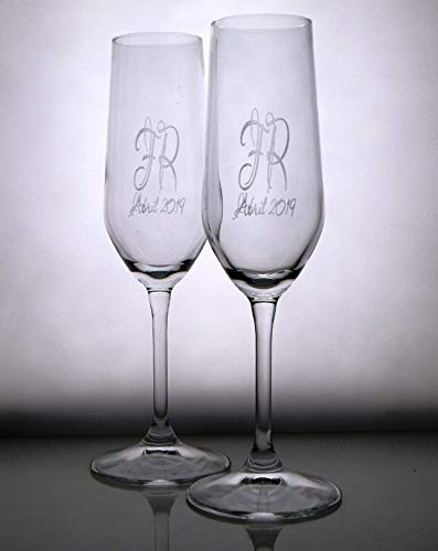 Arte-Deco Copas de Cava grabadas con Iniciales. Un Regalo Bonito y Elegante Que encantará a la Pareja a la Que Vaya dedicadas Las Copas. También pude añadir una Fecha. Regalo Original y práctico