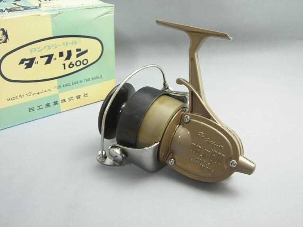 小型　リール　2個　ウッド　真鍮　イングランド製　タイコリール　レトロ　レア 小型 リール 2個 ウッド 真鍮 イングランド製 タイコリール
