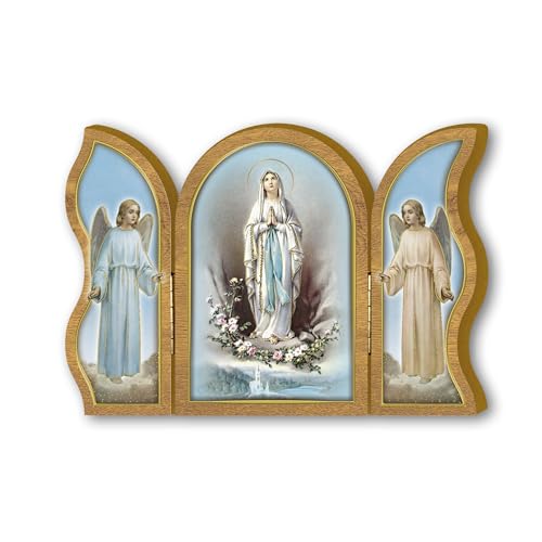 Trittico in legno della Madonna di Lourdes, finemente decorato su entrambe le facciate e rifinito con dettagli preziosi in oro a caldo