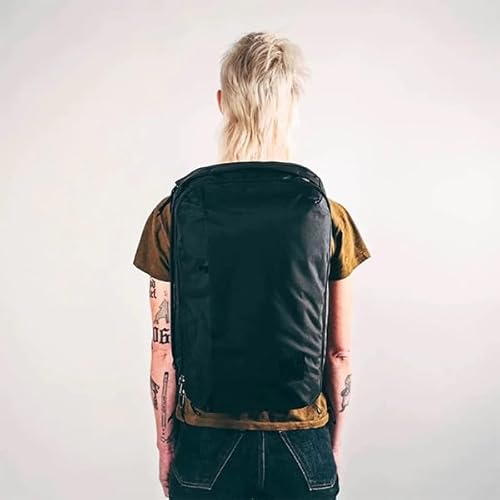 EVERGOODS エバーグッズ CPL24 Civic Panel Loader 24L シビックパネルローダー24 コンパクト 通勤用バッグ バックパック ミニマル 軽量デイパック カバン プレゼント スタイリッシュ (Solution Black)