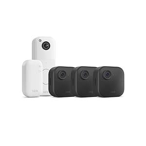 Nueva Blink Outdoor 4 + videotimbre Blink (blanco): cámara de seguridad inteligente HD sin cables, 2 años de autonomía (sistema de 3 cámaras con Sync Module Core incluido)